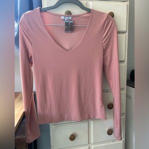 IRIS pink fitted v-neck